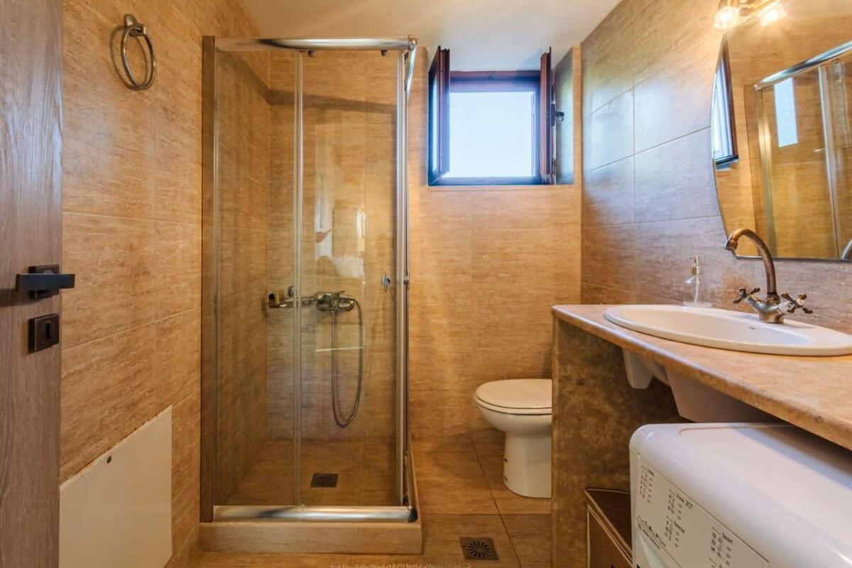 Mani Panoramic Seaviews - Luxury Summer Haven Levktron Luaran gambar
