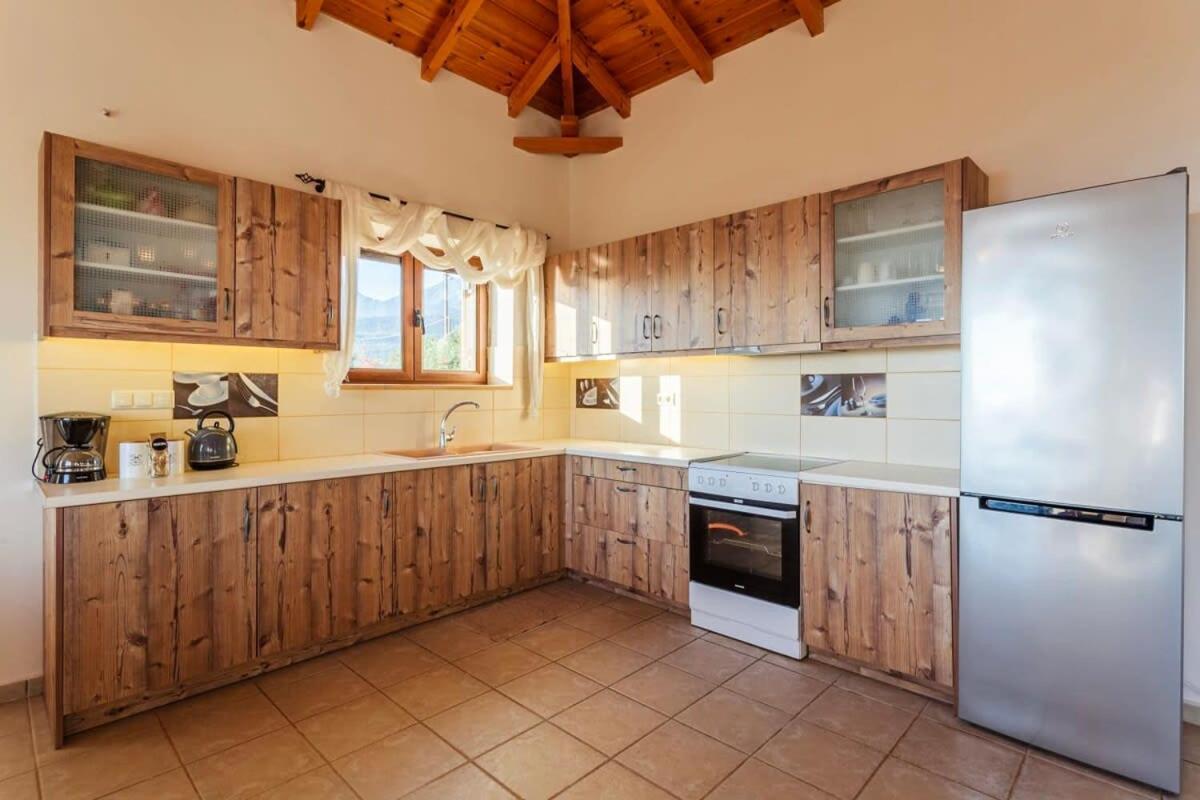 Mani Panoramic Seaviews - Luxury Summer Haven Levktron Luaran gambar