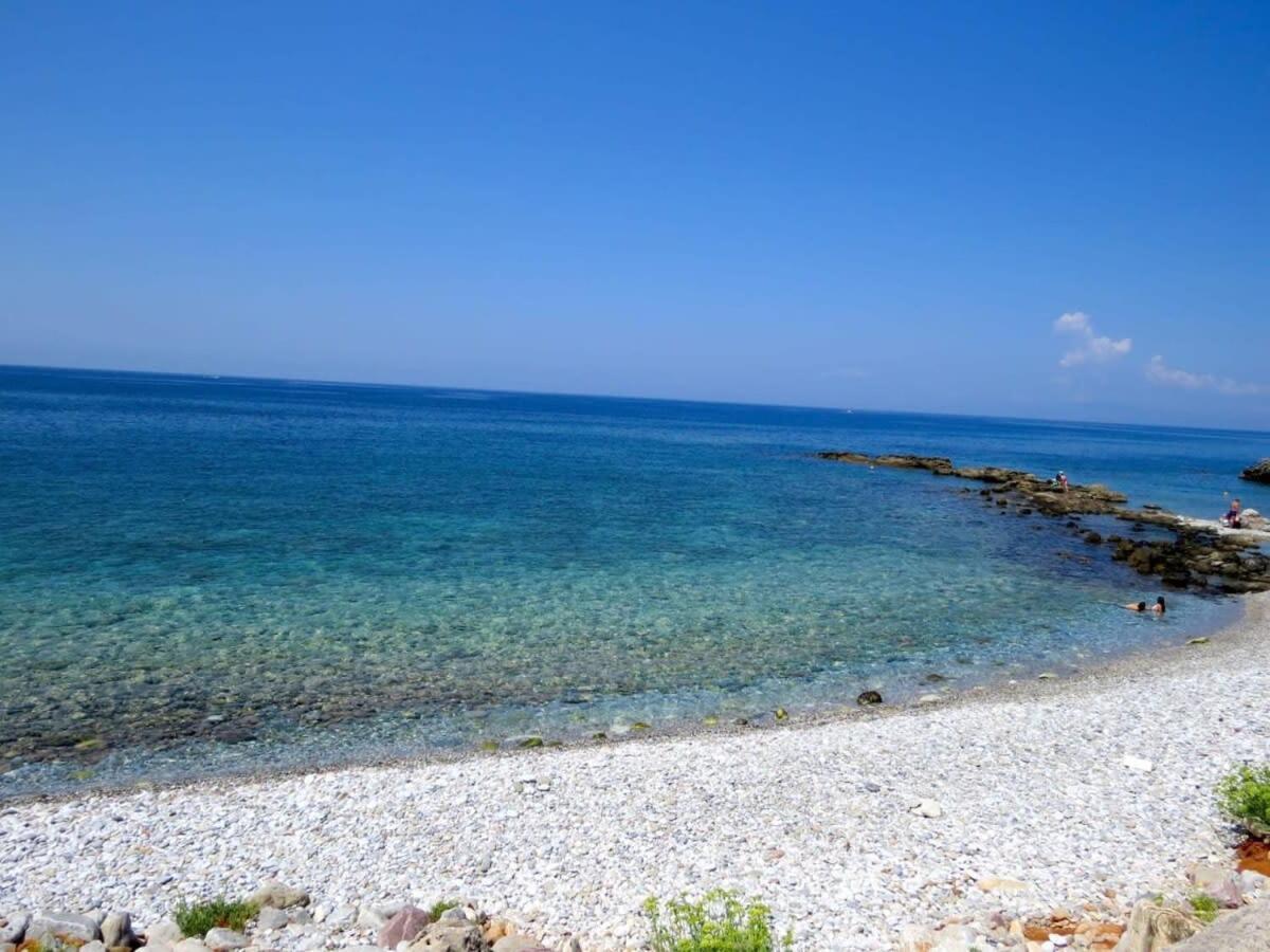 Mani Panoramic Seaviews - Luxury Summer Haven Levktron Luaran gambar