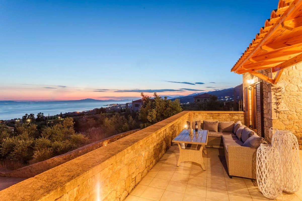 Mani Panoramic Seaviews - Luxury Summer Haven Levktron Luaran gambar