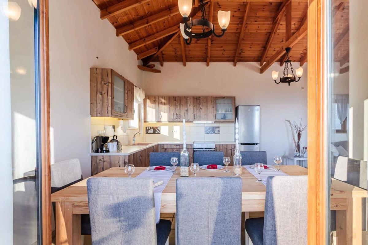 Mani Panoramic Seaviews - Luxury Summer Haven Levktron Luaran gambar